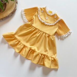 Vintage 1970’s Yellow Daisy Dress • Size 4